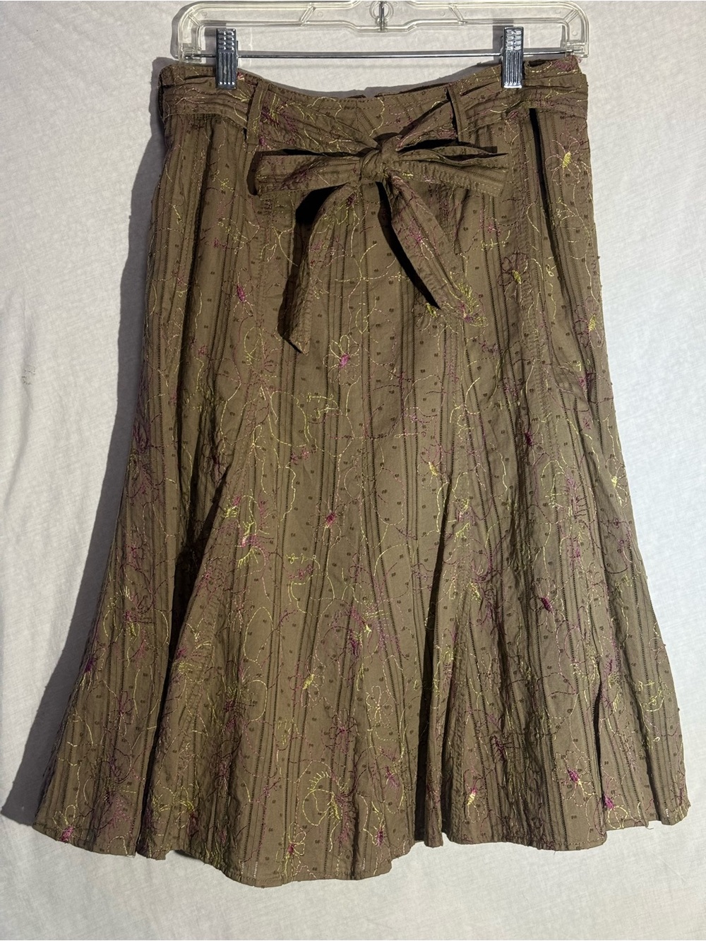 Vintage Cottagecore Whimsy Olive-Brown Floral Embroidery Midi Skirt